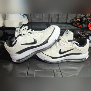Men's Black and White Nike Air Max Trainers Size 8
